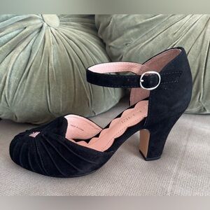 Elegant Retro Style Black Swede Ankle Strap Pumps